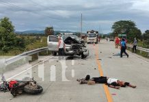 Foto: Dos personas fallecidas en un brutal choque entre motocicleta y camioneta en Rosita/TN8