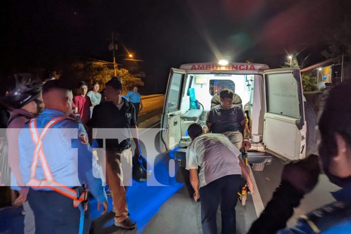 Foto:Accidente en Diriá-Diriomo : Una imprudencia en carretera dejó a un motociclista y un peatón lesionados. Ambos fueron trasladados al centro. /TN8