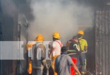 Foto: Incendio en Chinandega: Ferretería “Luvy” fue consumida por las llamas tras derrame de químicos inflamables. Las pérdidas son millonarias./TN8