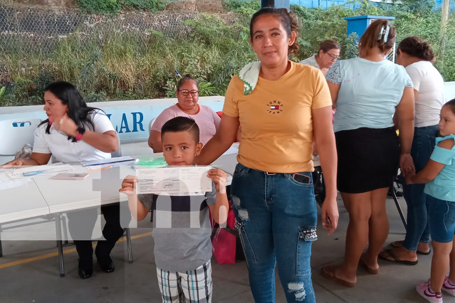 Foto: Madres y padres recibieron el Bono Presidencial Escolar en Managua/TN8