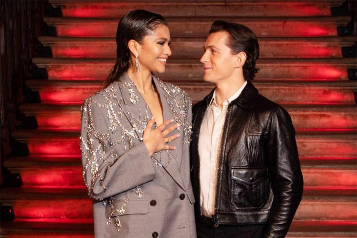 Foto: Zendaya desata rumores de compromiso con Tom Holland