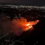 Foto:¡Emergencia en Los Ángeles! Un incendio forestal amenaza las colinas de Hollywood, obligando a evacuaciones en la zona. /Cortesía