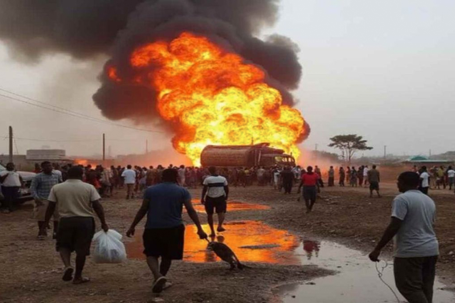 Foto: Explosión de camión cisterna en Nigeria /Cortesía