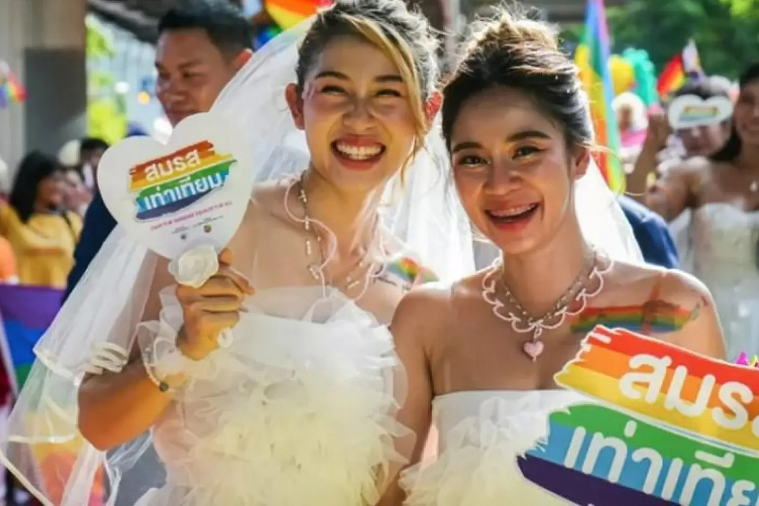 Foto: dame tres titulares Creativos, dinámicos y de impacto: Legalizan el matrimonio igualitario en Tailandia /Cortesía