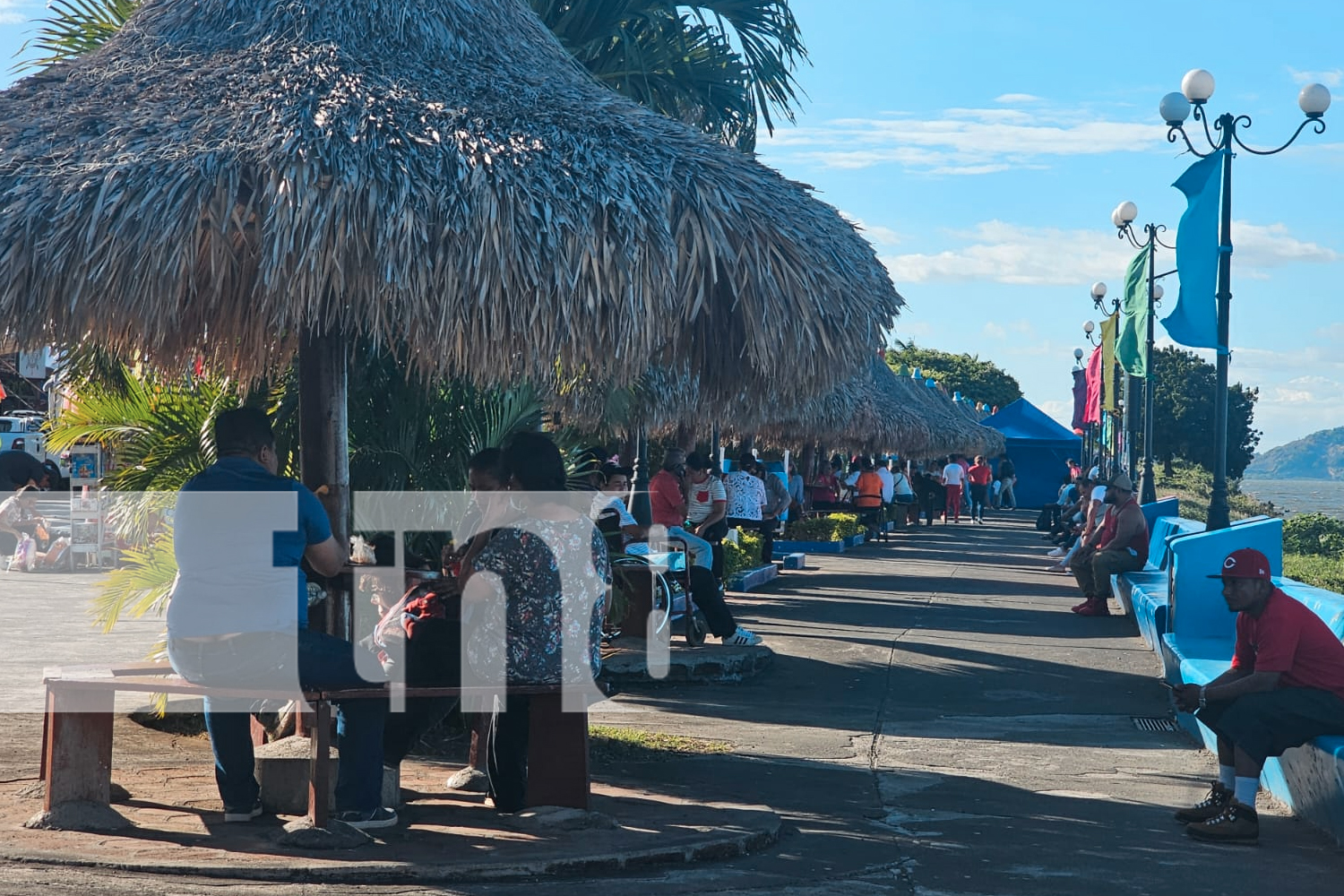 Foto: Familias capitalinas disfrutan su último día de vacaciones en el puerto Salvador Allende/TN8