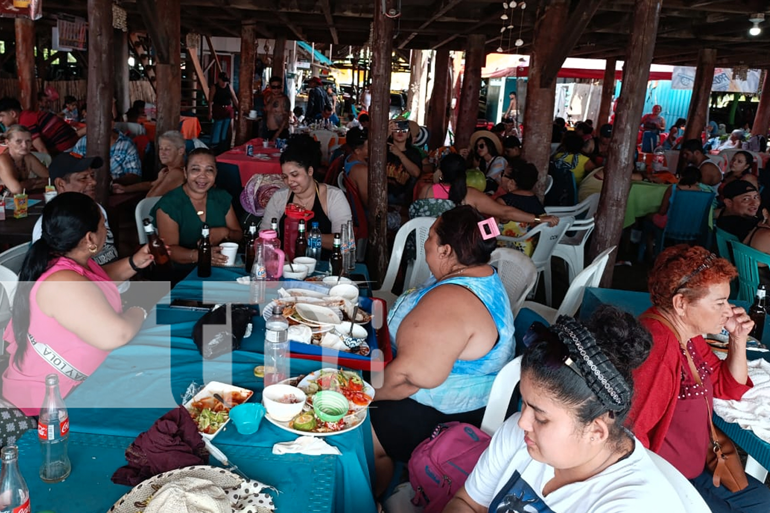 Foto: Familias nicaragüenses celebran el Año Nuevo en las playas de Pochomil y Masachapa/TN8