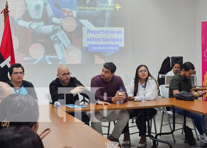 Foto: Abraham Istillarte en encuentro con periodistas en 2025 / TN8