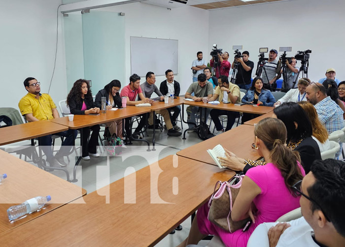 Foto: Abraham Istillarte en encuentro con periodistas en 2025 / TN8