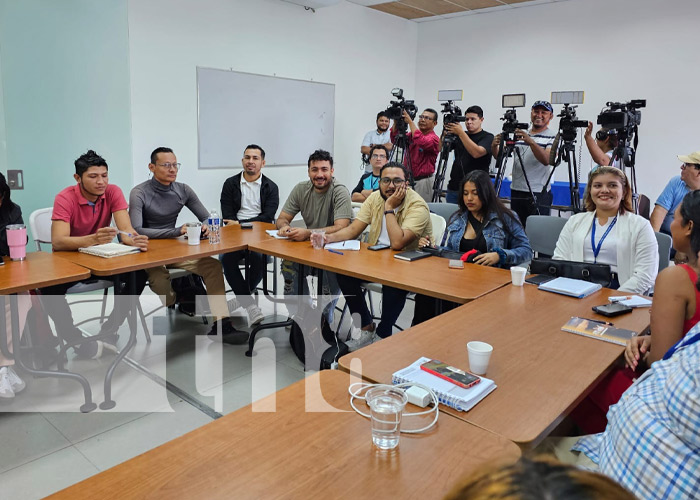 Foto: Abraham Istillarte en encuentro con periodistas en 2025 / TN8