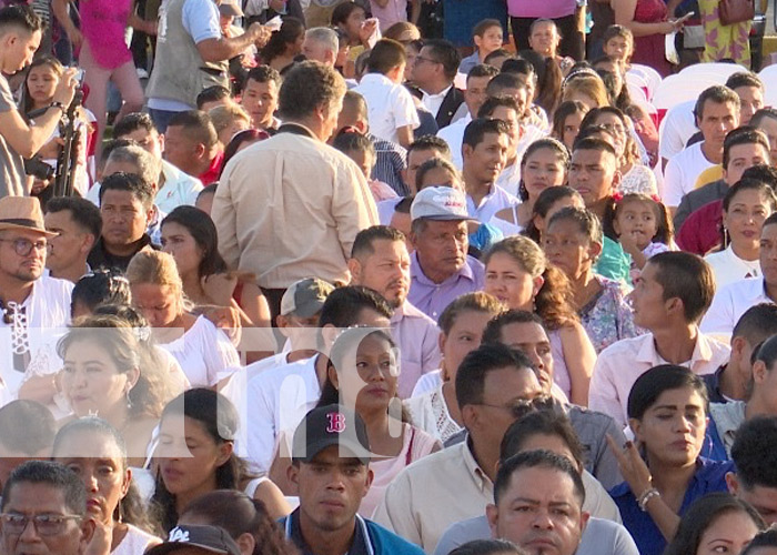 Foto: Bodas masivas con Tu Nueva Radio Ya