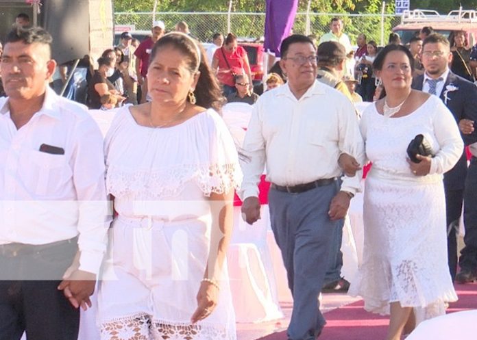 Foto: Bodas masivas con Tu Nueva Radio Ya