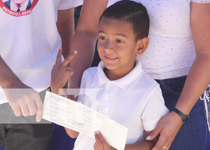 Foto: Bonos escolares para toda Nicaragua / TN8