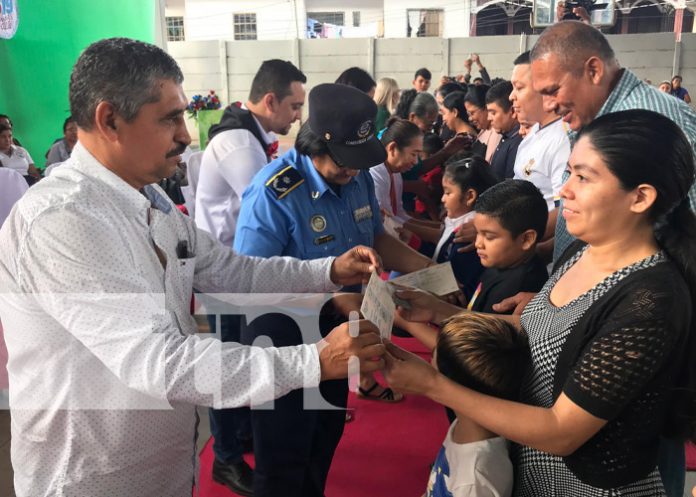 Foto: Bonos escolares para toda Nicaragua / TN8