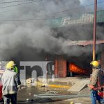 Foto: Fuerte incendio en una ferretería de Chinandega / TN8