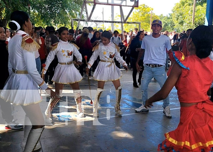 Foto: Inicio de clases en el colegio República de Cuba / TN8