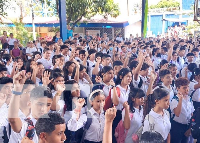 Foto: Inicio de clases en el colegio República de Cuba / TN8