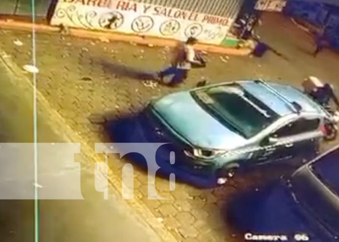 Foto: Roban cajillas de gaseosas en un tramo de un mercado de Managua / TN8