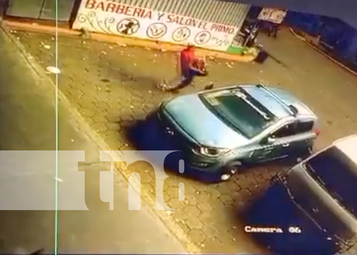 Foto: Roban cajillas de gaseosas en un tramo de un mercado de Managua / TN8