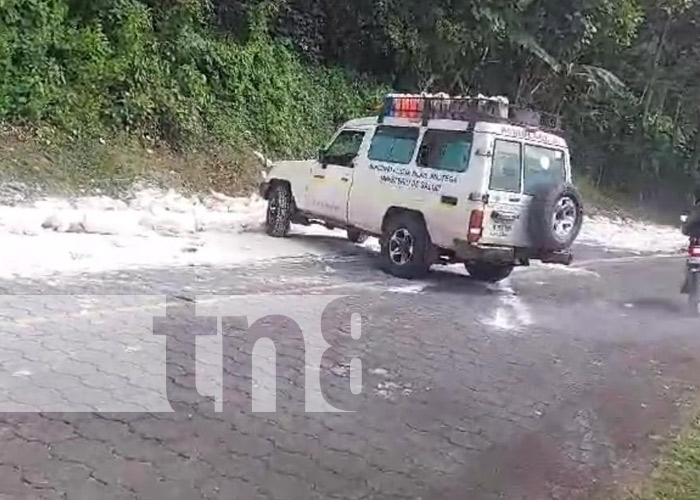 Foto: Vuelco de camión con cal en El Cuá, Jinotega / TN8