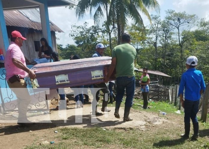 Foto: Investigación por la muerte de un hombre y su hijo en Bocana de Paiwas, Caribe Sur de Nicaragua / TN8