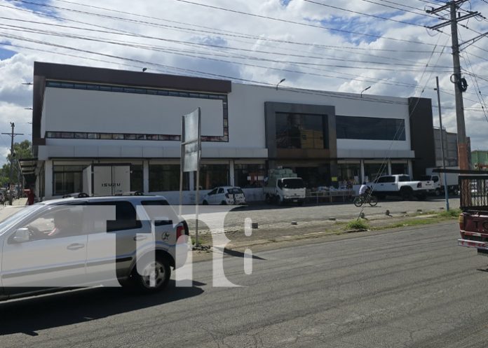 Foto: Nuevo centro comercial en construcción contiguo al Mercado Oriental / TN8 (Foto: Kevin Suazo)