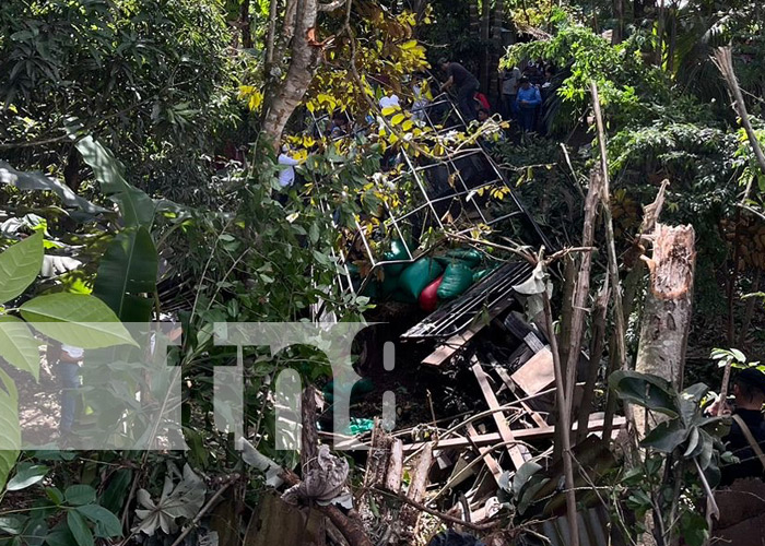 Foto: Camino al hospital tras volcarse en camión, conductor perdió la vida en Matagalpa / TN8