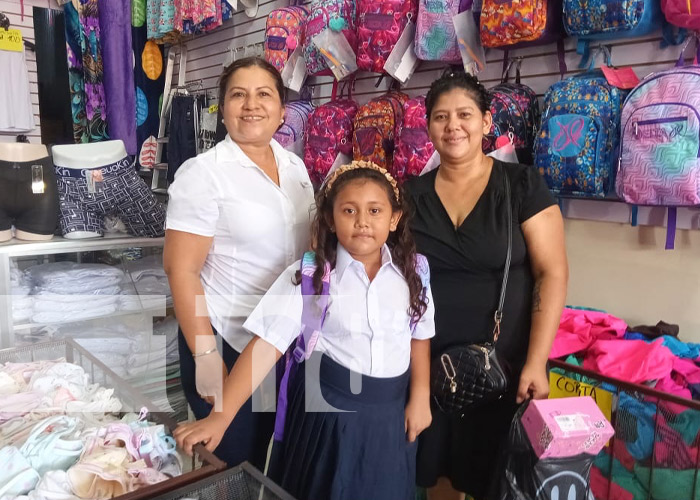 Foto: Bono escolar se distribuye en colegios de Managua / TN8