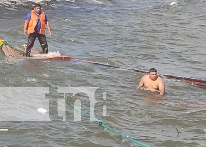 Foto: Naufragio de una embarcación en el Lago Cocibolca / TN8