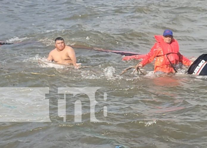 Foto: Naufragio de una embarcación en el Lago Cocibolca / TN8